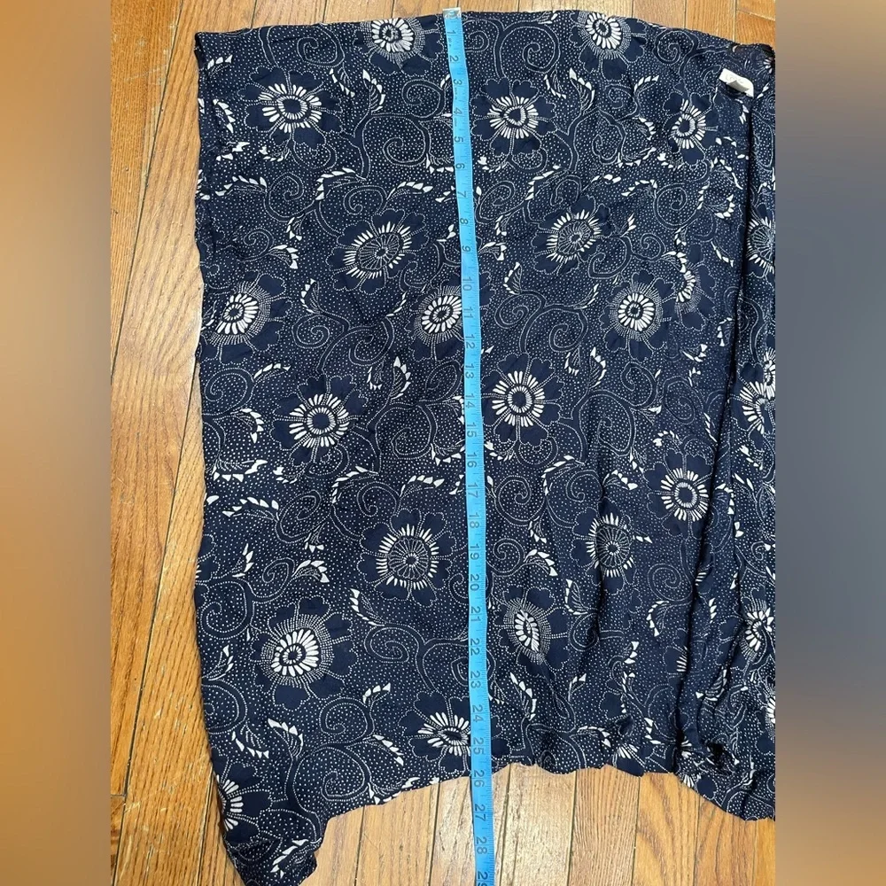 LOFT Navy and White Floral Fabric - Picture 2 of 6